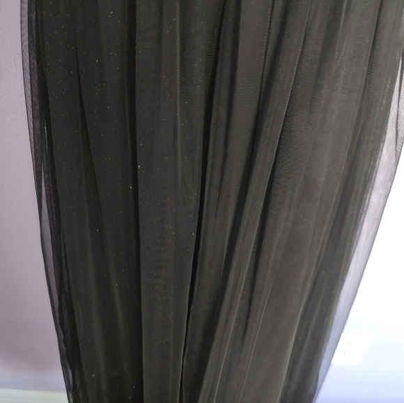 Grecian Goddess Look.Pretty,Feminine Netting - Picture 7 of 10